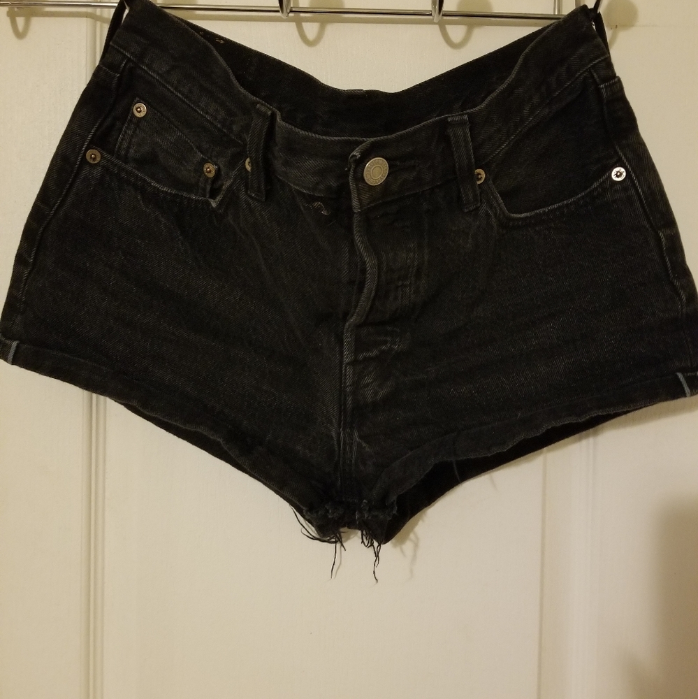 Faded black Levi shorts